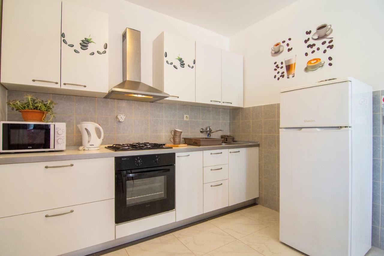 Gustirna Apartmani Perkovic מראה חיצוני תמונה